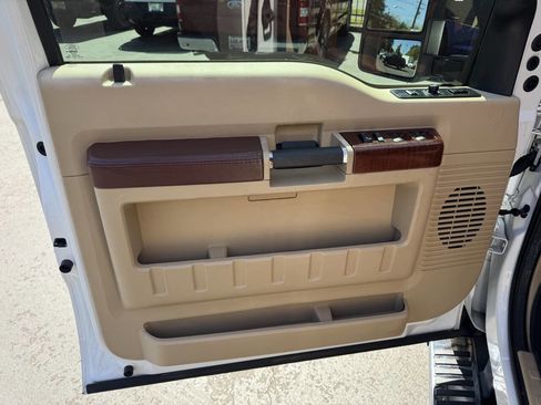 Used 2013 Ford F250 King Ranch w/ King Ranch w/Chrome Pkg image 15
