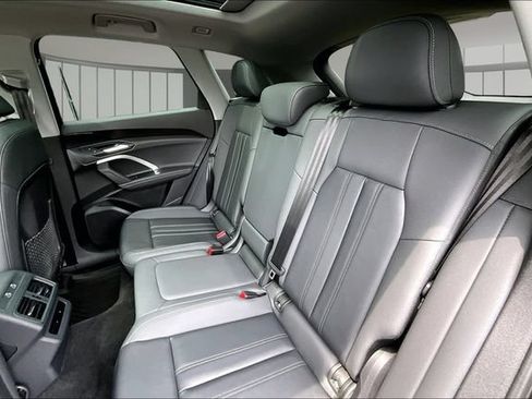 Used 2025 Audi Q5 Premium w/ Convenience Package AWD/4WD image 22