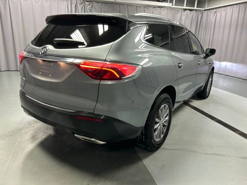 Used 2023 Buick Enclave Essence image 7