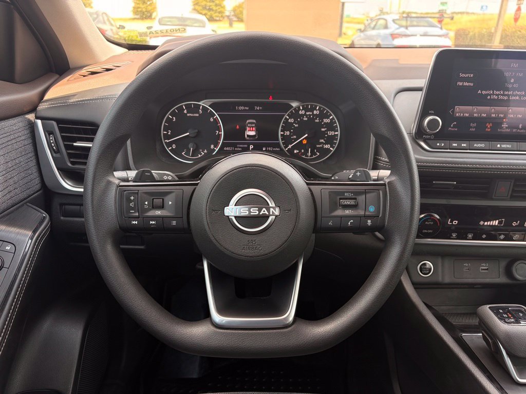 Used 2023 Nissan Rogue SV FWD image 14
