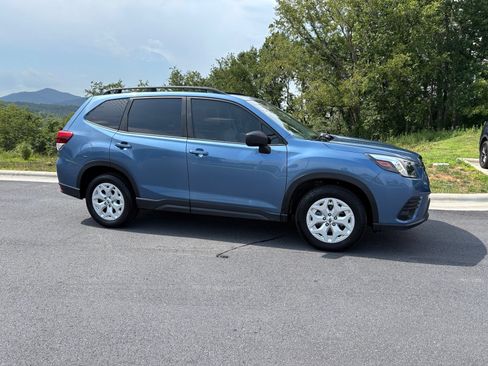 Certified 2023 Subaru Forester AWD/4WD image 7