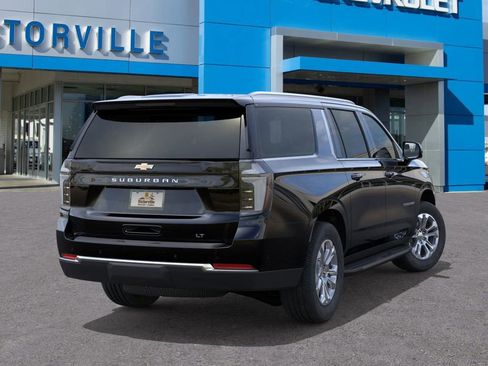 New 2026 Chevrolet Suburban LT image 4