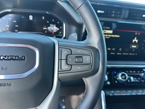 Used 2025 GMC Sierra 1500 Denali w/ Denali Reserve Package AWD/4WD image 23