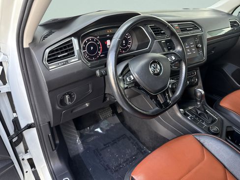Used 2019 Volkswagen Tiguan SEL Premium image 37
