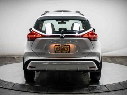Used 2021 Nissan Kicks SR w/ SR Premium Package image 3