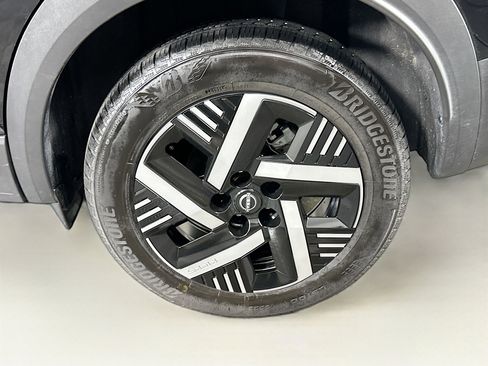 Used 2025 Nissan Kicks SV image 11