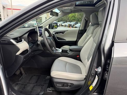 Used 2023 Toyota RAV4 XLE Premium FWD image 10