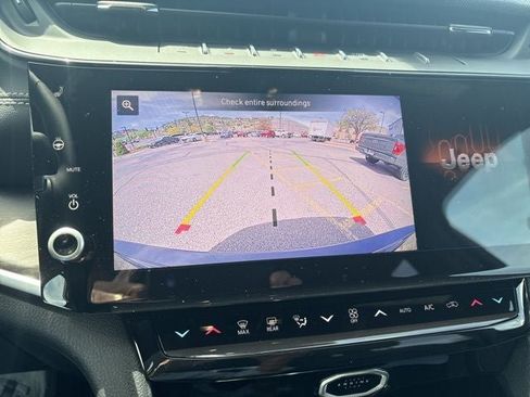 New 2026 Jeep Grand Cherokee Limited w/ Trailer Tow Package AWD/4WD image 10