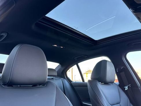 Used 2025 BMW 330i xDrive Sedan image 16