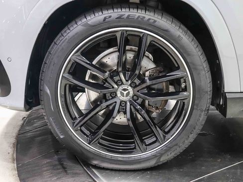 Used 2024 Mercedes-Benz GLS 580 4MATIC image 9