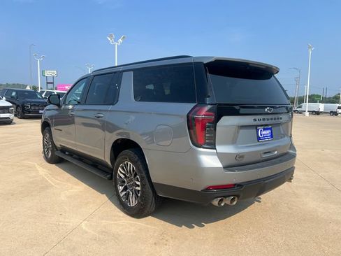 Certified 2025 Chevrolet Suburban Z71 AWD/4WD image 3