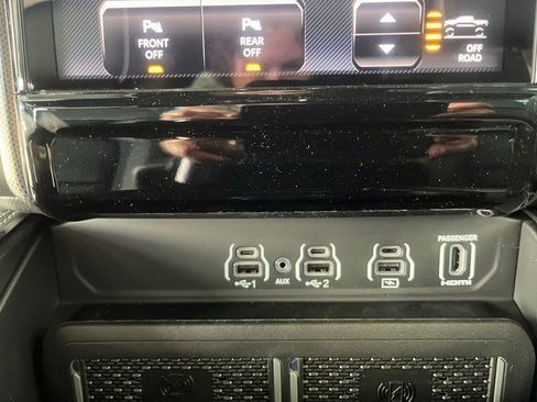 New 2025 RAM 1500 Limited AWD/4WD image 34