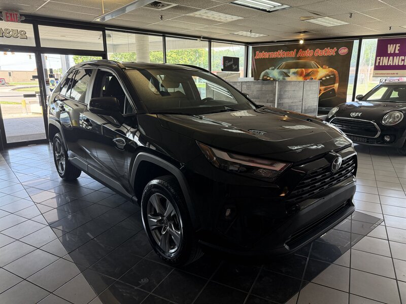Used 2025 Toyota RAV4 XLE AWD/4WD image 17