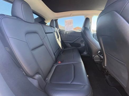 Used 2024 Tesla Model Y Long Range image 12