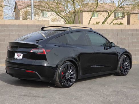 Used 2021 Tesla Model Y Performance image 9