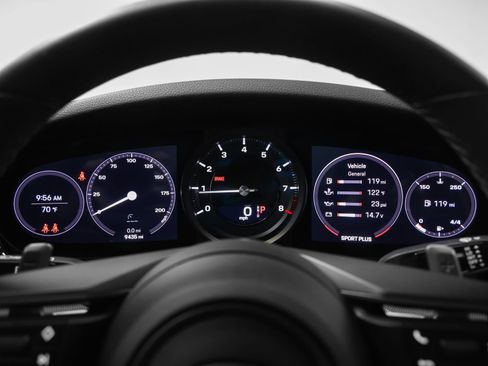 Certified 2022 Porsche 911 Carrera RWD image 32