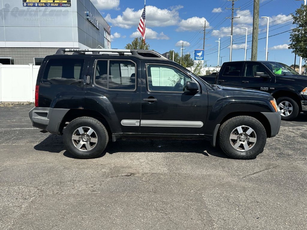 Used 2011 Nissan Xterra PRO-4X AWD/4WD image 2