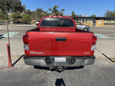 Used 2011 Toyota Tundra 4x4 CrewMax w/ Tow Pkg image 4