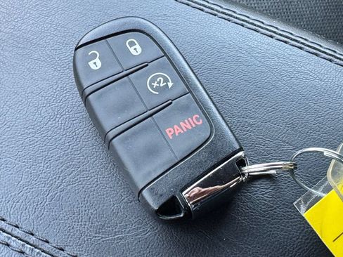 Used 2023 Jeep Compass Limited AWD/4WD image 31