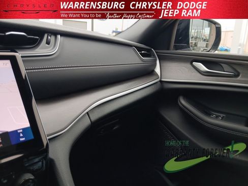 New 2025 Jeep Grand Cherokee L Limited w/ Luxury Tech Group II image 27