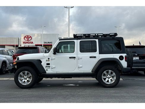 Used 2022 Jeep Wrangler Unlimited Sport image 7