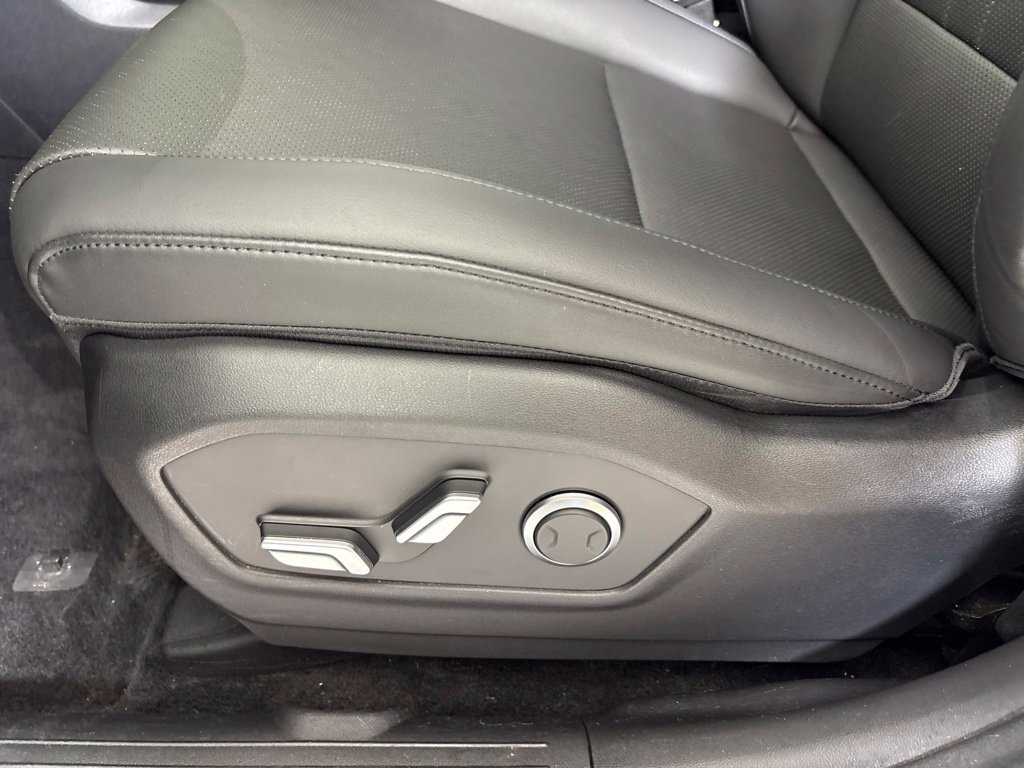 Used 2025 Hyundai Santa Fe SEL FWD image 15