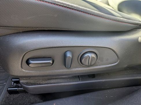 Used 2023 Chevrolet TrailBlazer RS image 12