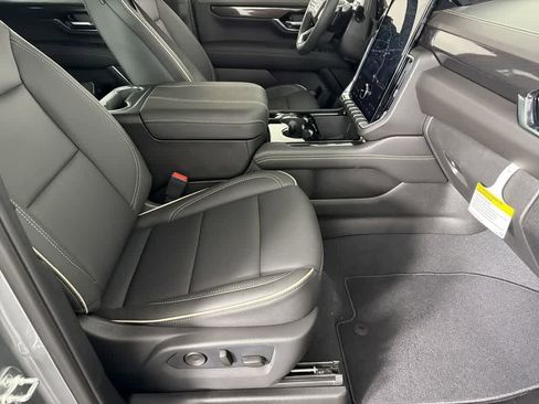 New 2026 GMC Yukon XL Elevation image 11