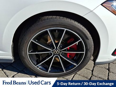 Certified 2025 Volkswagen Jetta GLI Autobahn image 9