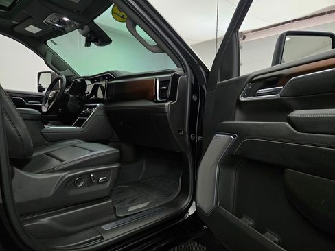 Used 2024 GMC Sierra 2500 Denali w/ Denali Reserve Package image 35