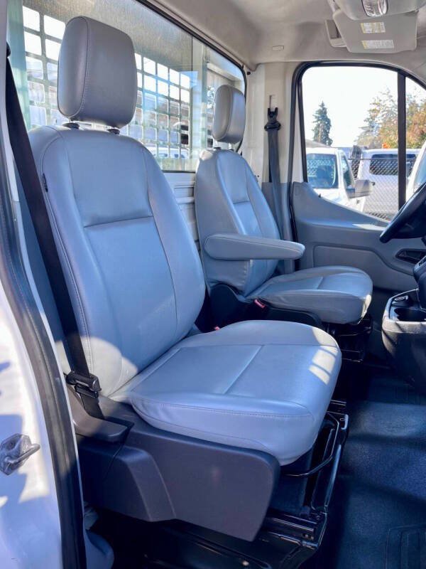 Used 2018 Ford Transit 250 138 RWD image 19