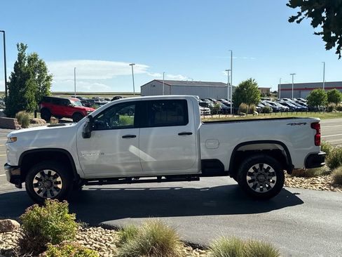 Used 2022 Chevrolet Silverado 2500 Custom w/ Custom Value Package AWD/4WD image 50