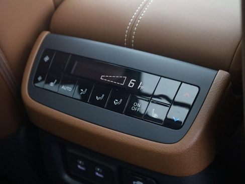 New 2026 Nissan Pathfinder Platinum AWD/4WD image 25