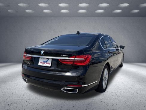 Used 2019 BMW 740i RWD image 4