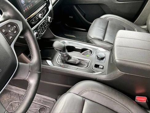 Used 2023 Chevrolet Traverse LT w/ LT Premium Package AWD/4WD image 17