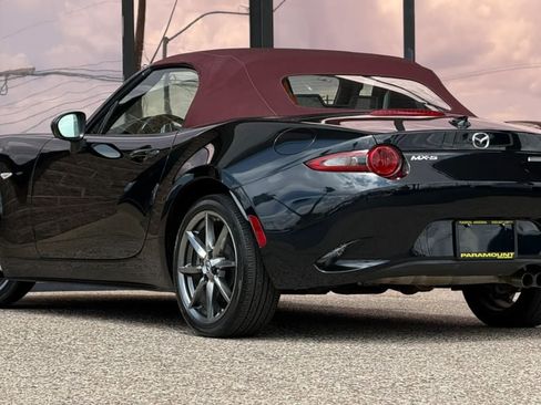 Used 2018 MAZDA MX-5 Miata Grand Touring RWD image 11