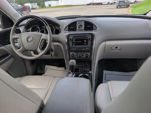 Used 2017 Buick Enclave Leather FWD image 17