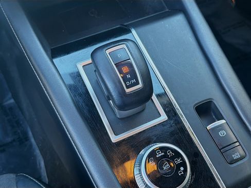 Used 2022 Mitsubishi Outlander SE image 16