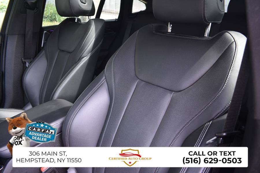 Used 2024 BMW X4 xDrive30i AWD/4WD image 8