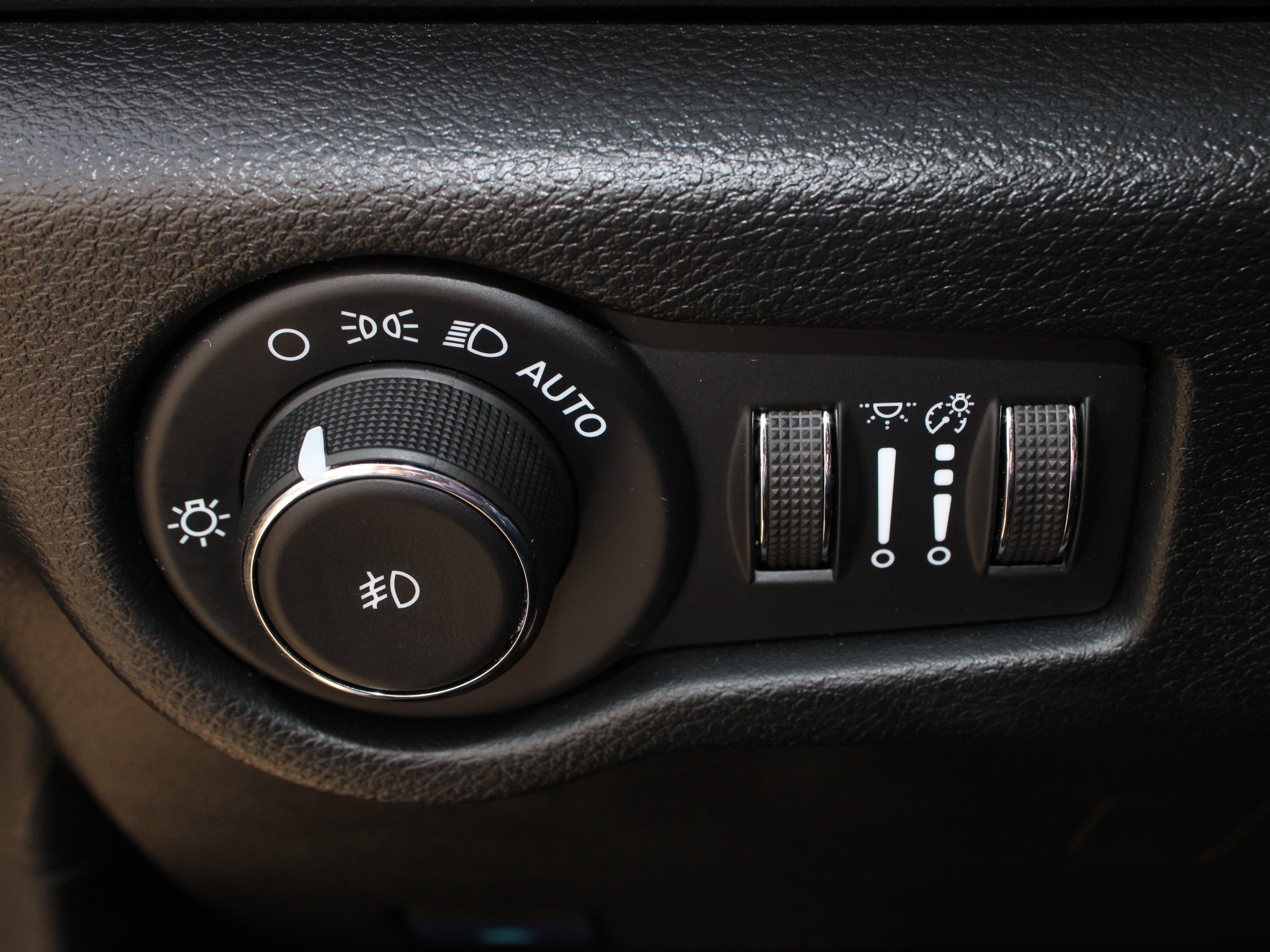 Used 2026 Chrysler Pacifica Select FWD image 29