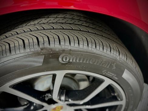 Certified 2023 Porsche Cayenne Coupe image 17