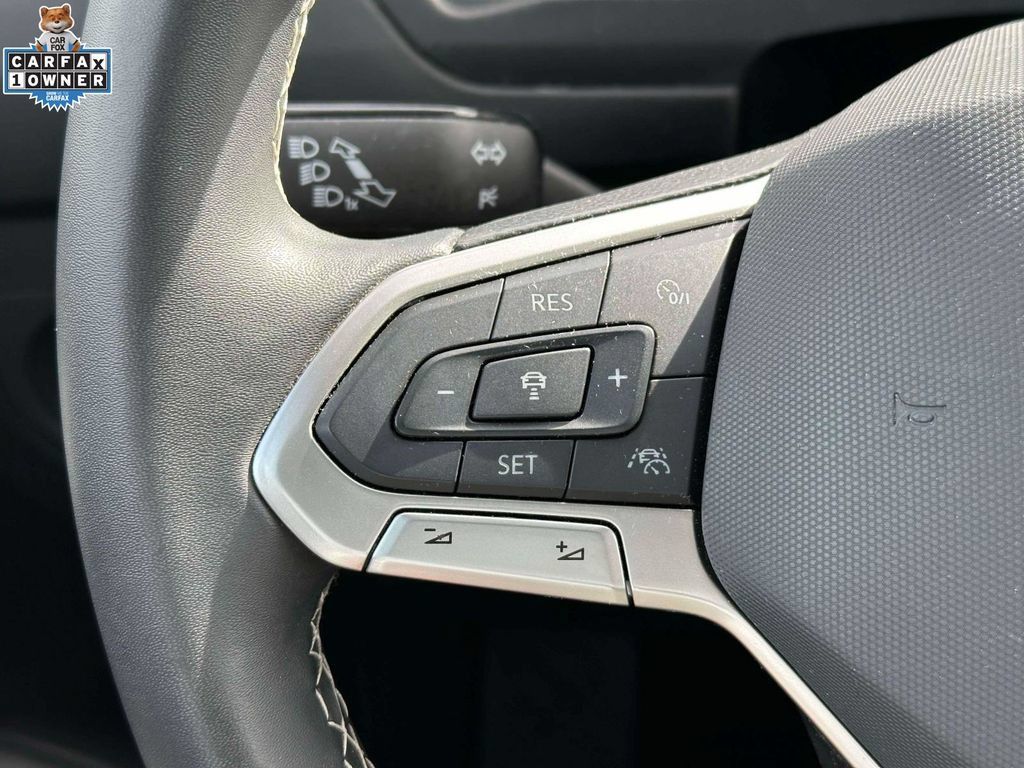Used 2024 Volkswagen Tiguan SE w/ Panoramic Sunroof Package AWD/4WD image 21