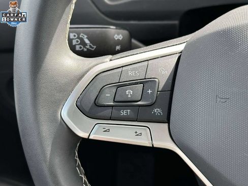 Used 2024 Volkswagen Tiguan SE w/ Panoramic Sunroof Package AWD/4WD image 21