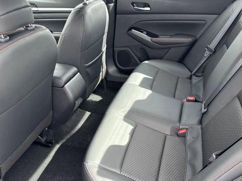 New 2025 Nissan Altima 2.5 SR image 13