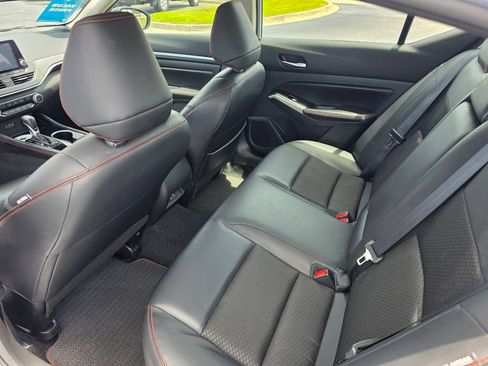 Used 2024 Nissan Altima 2.5 SR FWD image 11