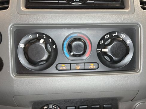 Used 2013 Nissan Frontier S image 28