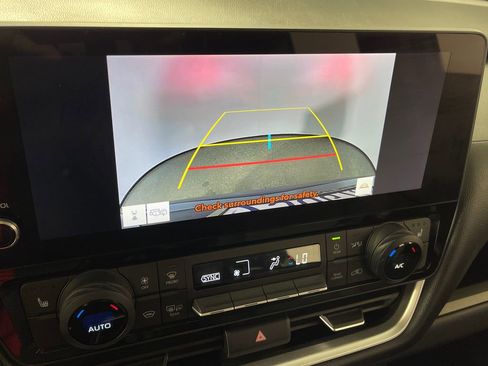 Certified 2024 Toyota Grand Highlander FWD image 22
