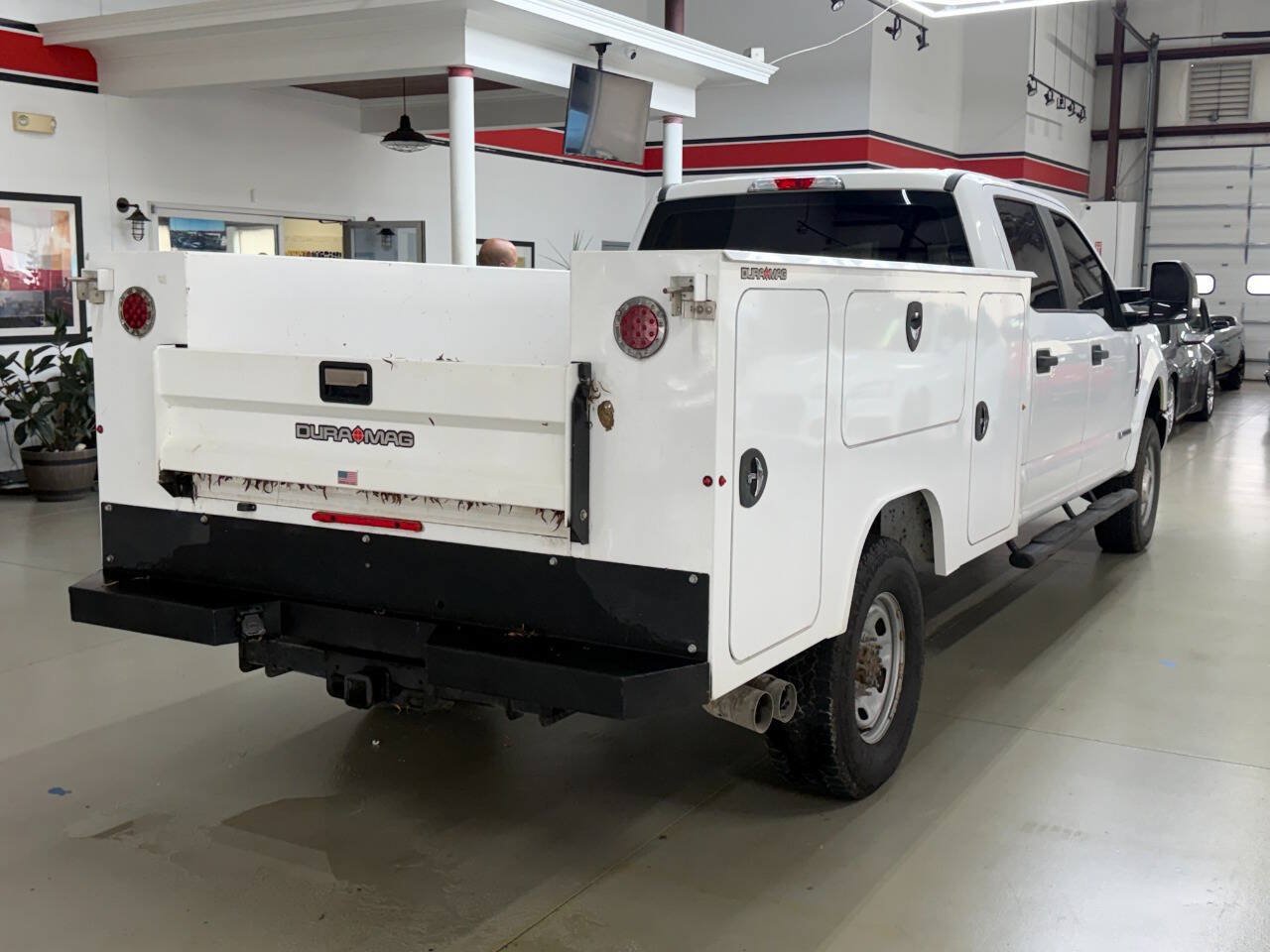 Used 2019 Ford F250 XL w/ Power Equipment Group AWD/4WD image 2