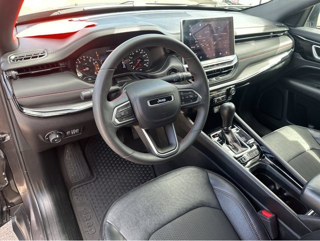 Used 2023 Jeep Compass Trailhawk AWD/4WD image 24