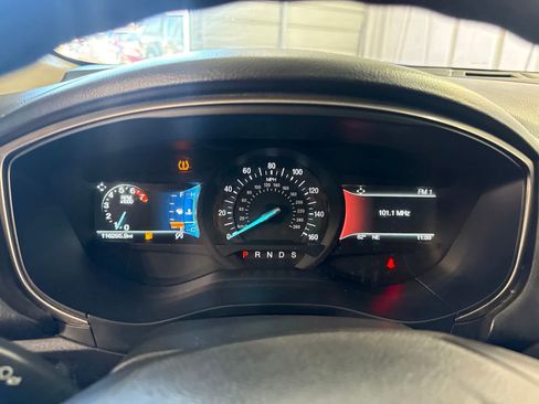 Used 2018 Ford Fusion SE w/ Fusion SE Technology Package FWD image 23